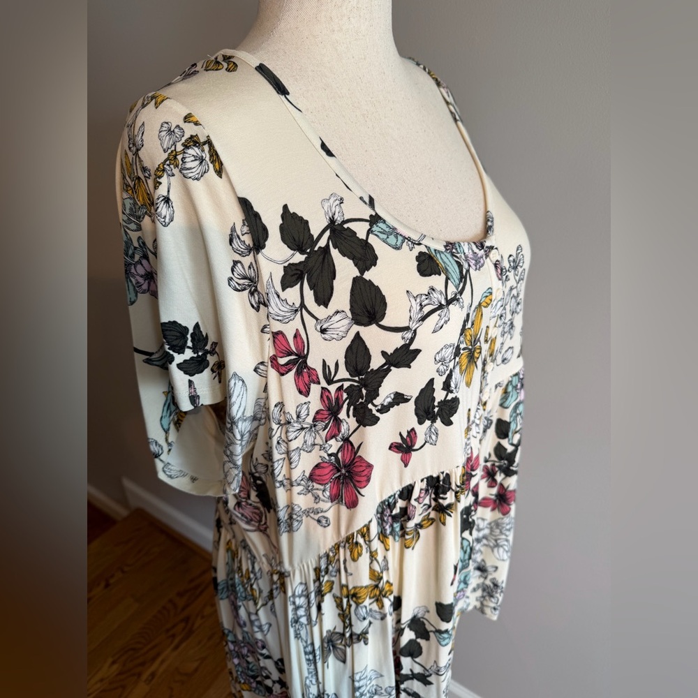 Torrid Cream Floral Supersoft Babydoll Tee - Torrid Size 3 (22-24, 3X) - Picture 5 of 12